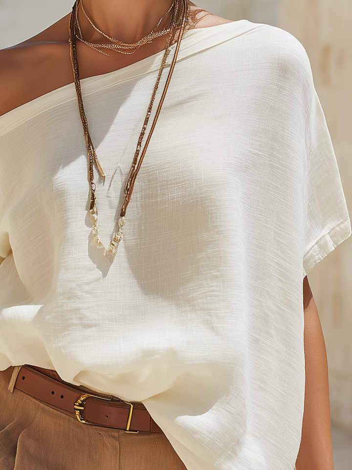 Vacation-Style White Loose-Fit One-Shoulder Short-Sleeve Top And Brown Shorts Set