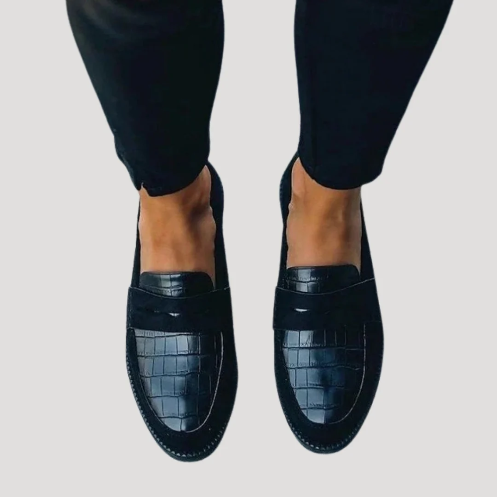 Carolina | Black Loafers with Cushioned Support